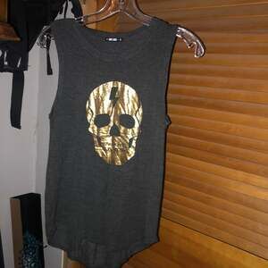 Knit Riot Gray Tank Top with Gold Metallic Skull Graphic, Size S